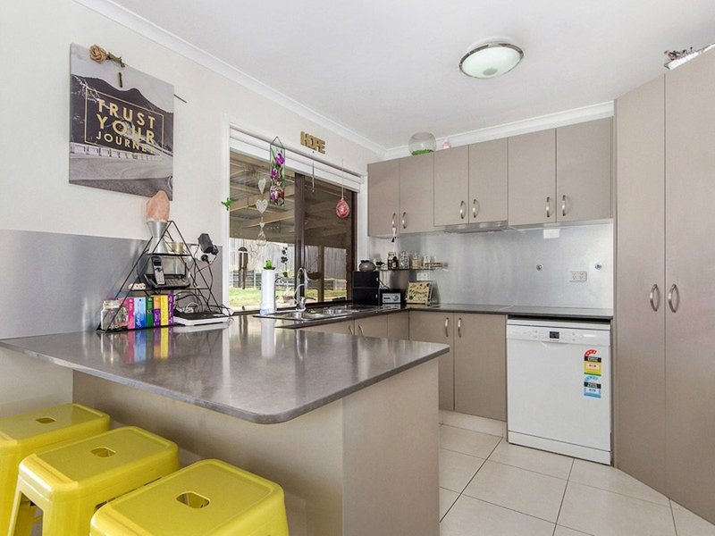 Photo - 30 Twilight Drive, Mudgeeraba QLD 4213 - Image 2