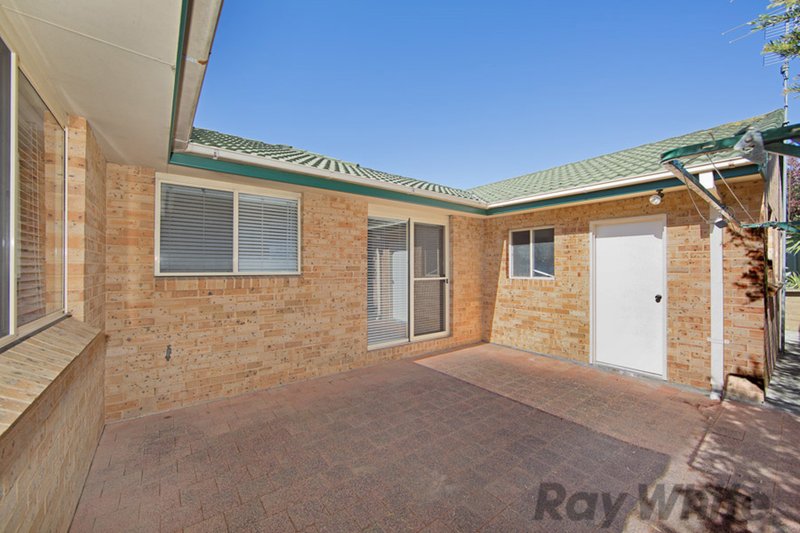 Photo - 30 Twinlakes Drive, Lake Haven NSW 2263 - Image 2