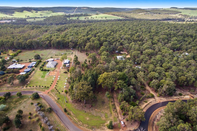 Photo - 30 Valley Way, Nannup WA 6275 - Image 2