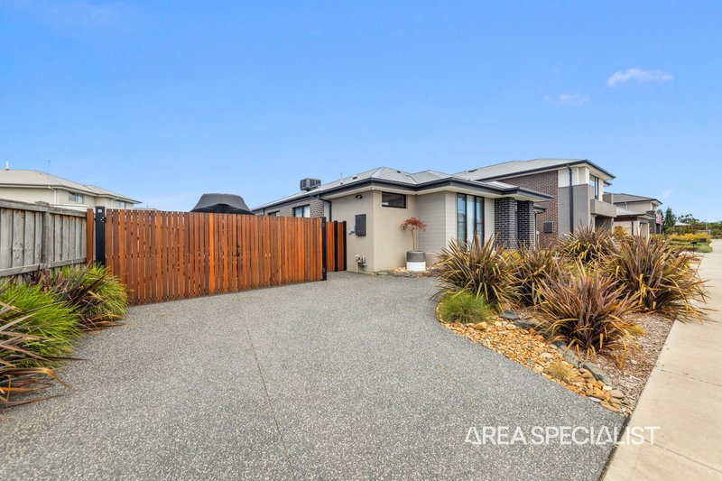 Photo - 30 Vasello Circuit, Cranbourne South VIC 3977 - Image 4