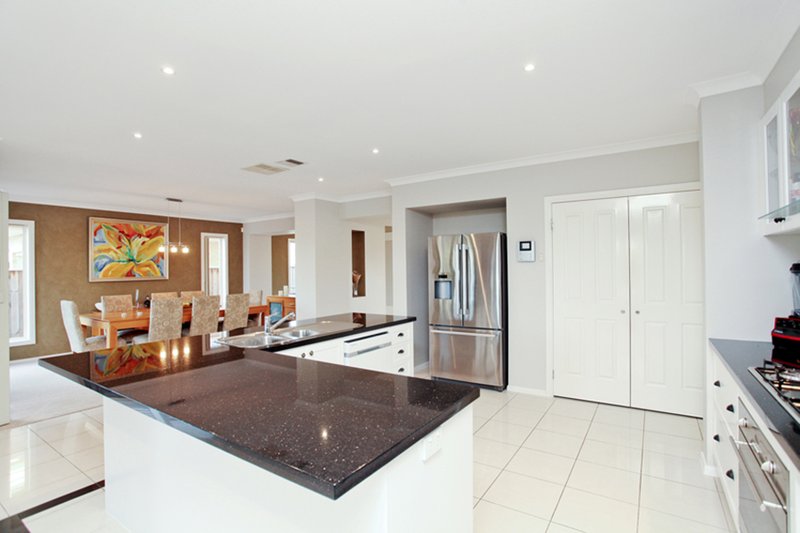 Photo - 30 Vaucluse Boulevard, Point Cook VIC 3030 - Image 8