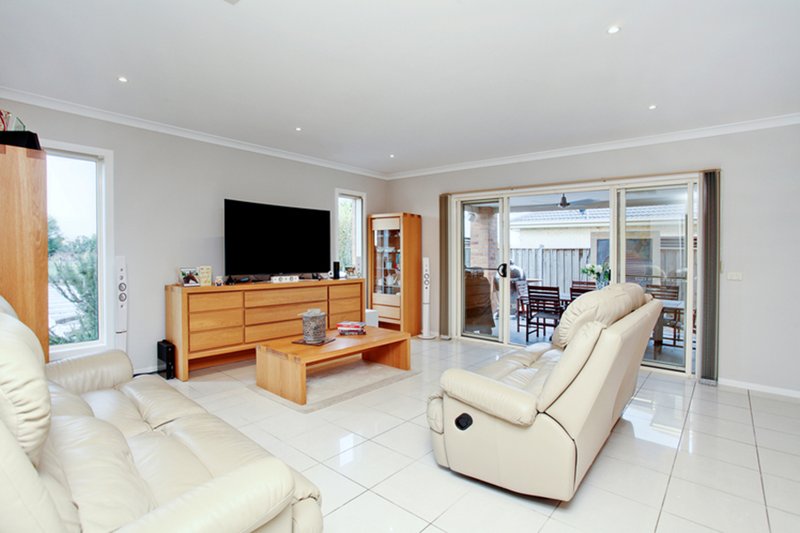 Photo - 30 Vaucluse Boulevard, Point Cook VIC 3030 - Image 9