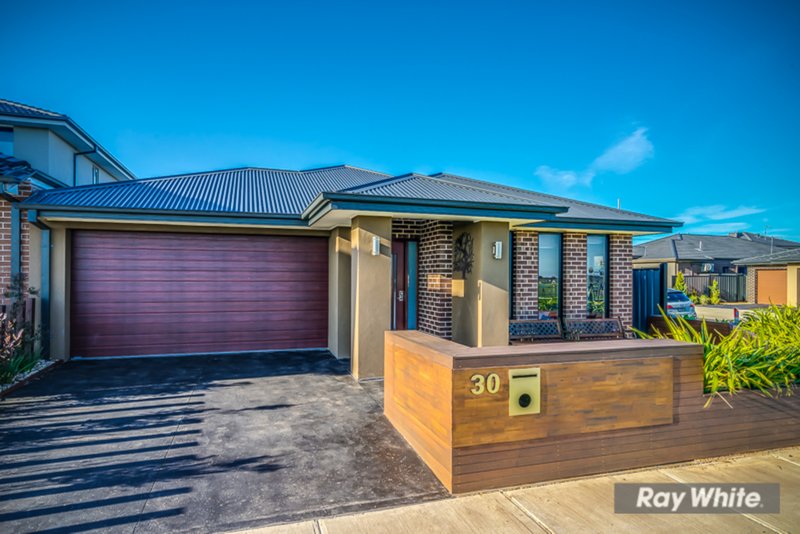 Photo - 30 Vibrandia Way, Truganina VIC 3029 - Image 4