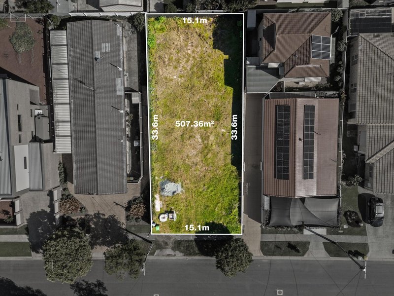 Photo - 30 Victor Avenue, Paradise Point QLD 4216 - Image 1