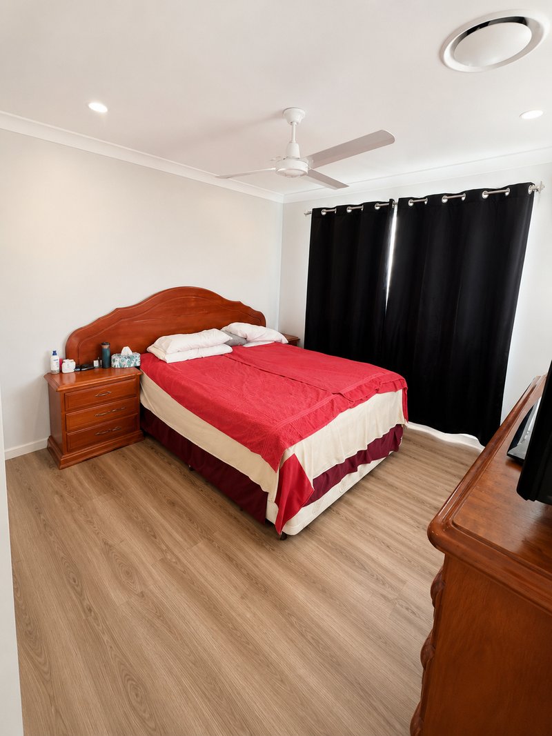 Photo - 30 Village Way, Oxenford QLD 4210 - Image 10