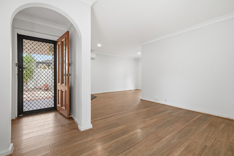 Photo - 30 Vistula Terrace, Kelmscott WA 6111 - Image 3