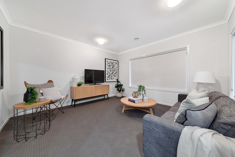 Photo - 30 Voyager Boulevard, Tarneit VIC 3029 - Image 4