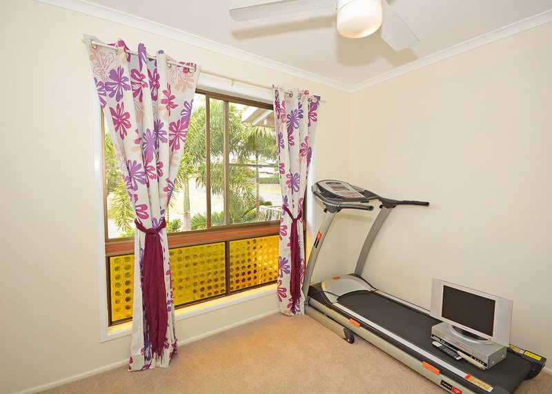 Photo - 30 Waigani Avenue, Kawungan QLD 4655 - Image 11