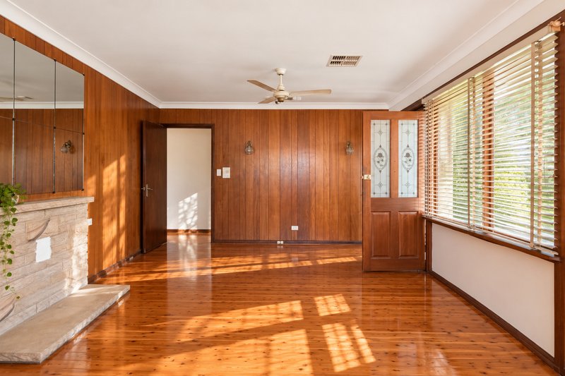 Photo - 30 Waikanda Crescent, Whalan NSW 2770 - Image 2