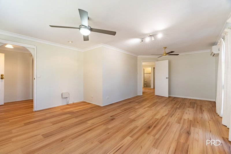 Photo - 30 Wardell Drive, South Penrith NSW 2750 - Image 2