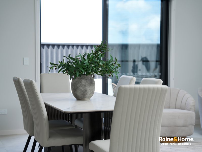 Photo - 30 Warrawal Avenue, Austral NSW 2179 - Image 10