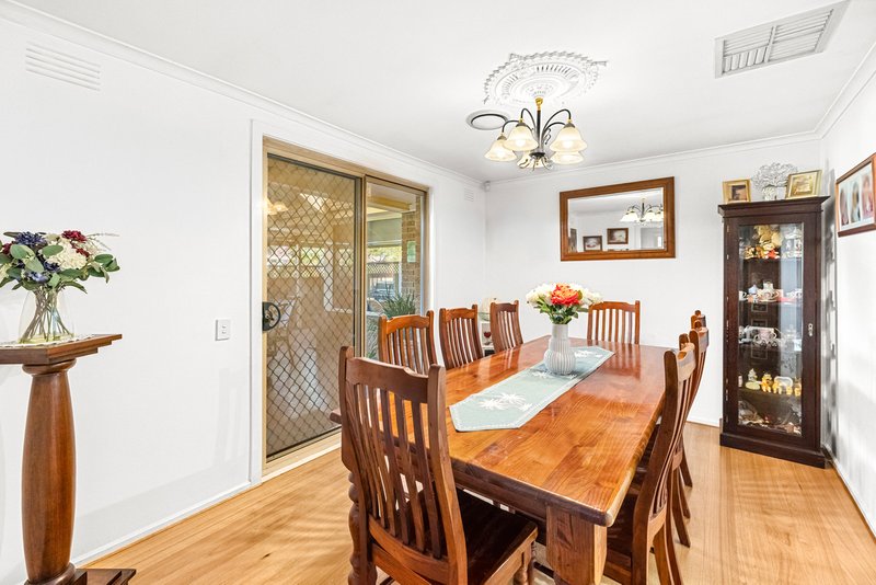 Photo - 30 Warrenwood Avenue, Hoppers Crossing VIC 3029 - Image 9
