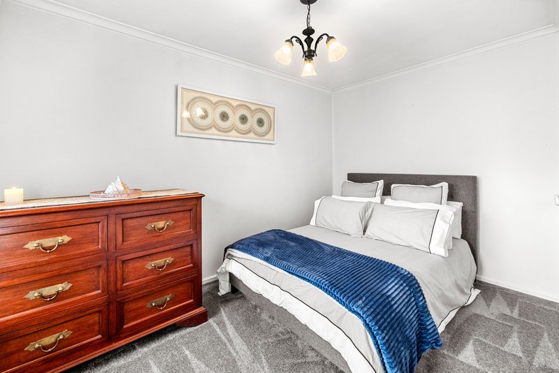 Photo - 30 Warrenwood Avenue, Hoppers Crossing VIC 3029 - Image 12