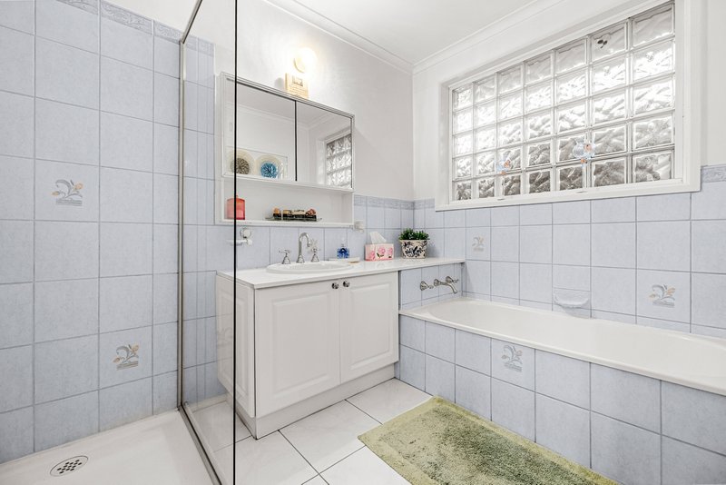 Photo - 30 Warrenwood Avenue, Hoppers Crossing VIC 3029 - Image 13