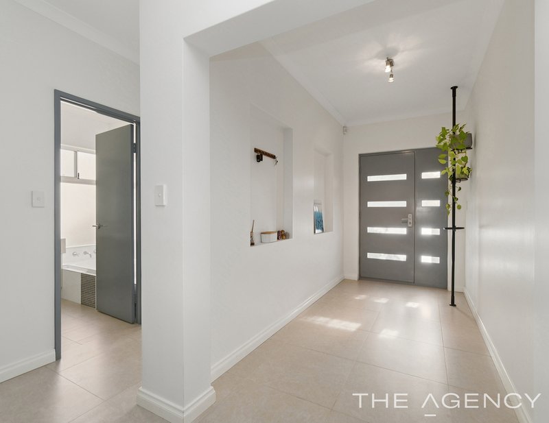 Photo - 30 Warrilow Loop, Canning Vale WA 6155 - Image 3