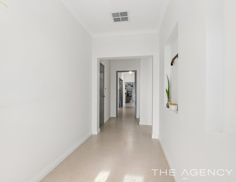 Photo - 30 Warrilow Loop, Canning Vale WA 6155 - Image 4