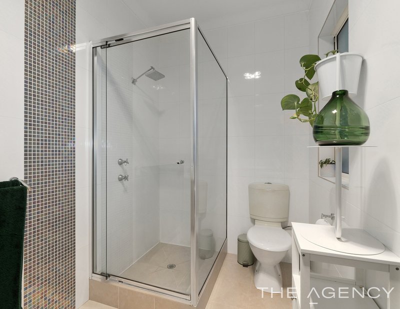 Photo - 30 Warrilow Loop, Canning Vale WA 6155 - Image 19