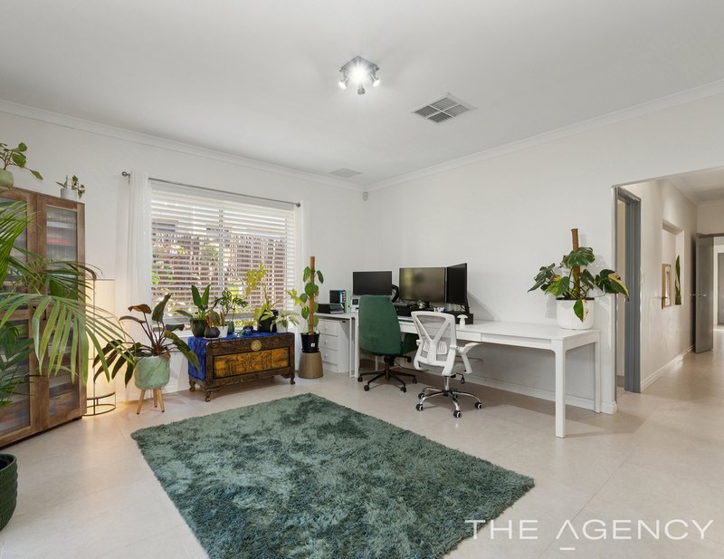 Photo - 30 Warrilow Loop, Canning Vale WA 6155 - Image 22