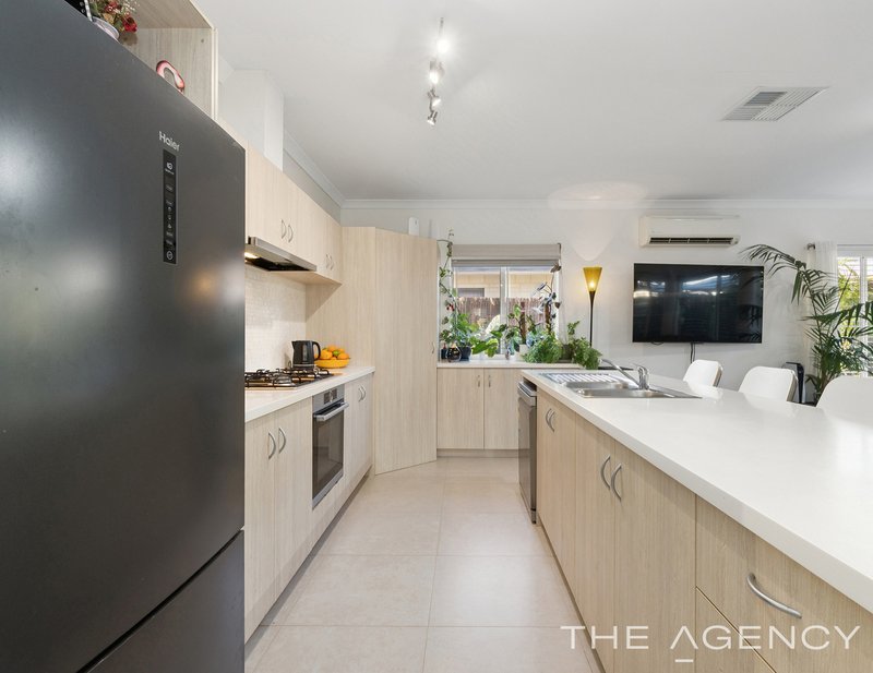 Photo - 30 Warrilow Loop, Canning Vale WA 6155 - Image 25
