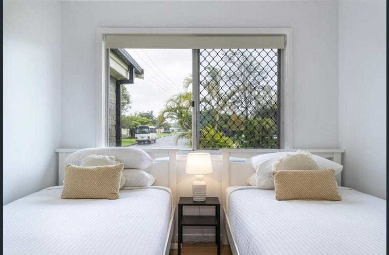 Photo - 30 Wavell Avenue, Golden Beach QLD 4551 - Image 9