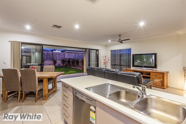 Photo - 30 Wellington Road, Murrumba Downs QLD 4503 - Image 6