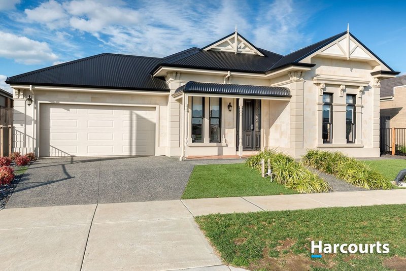 30 Welsh Crescent, Clyde North VIC 3978