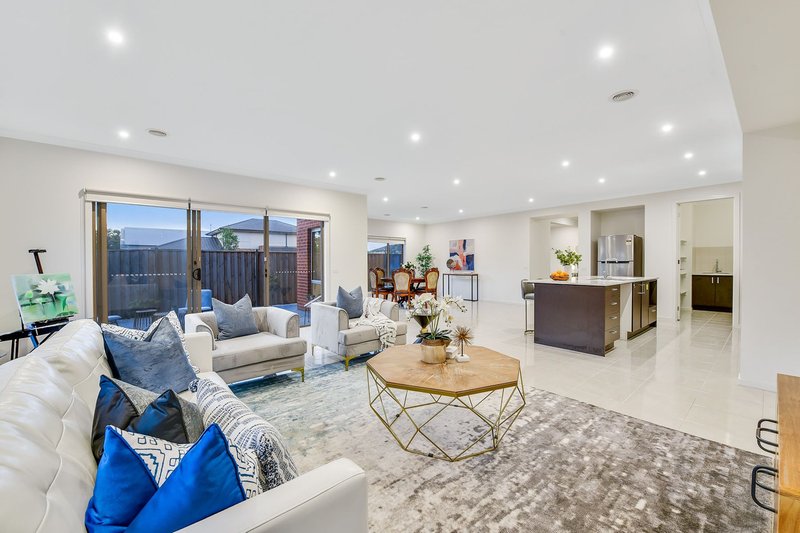 Photo - 30 Westwood Boulevard, Keysborough VIC 3173 - Image 4