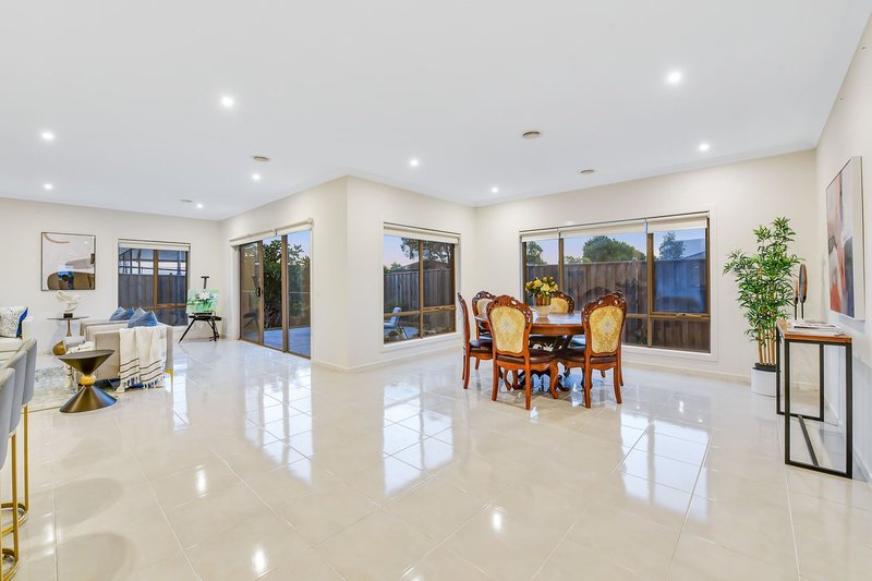 Photo - 30 Westwood Boulevard, Keysborough VIC 3173 - Image 11