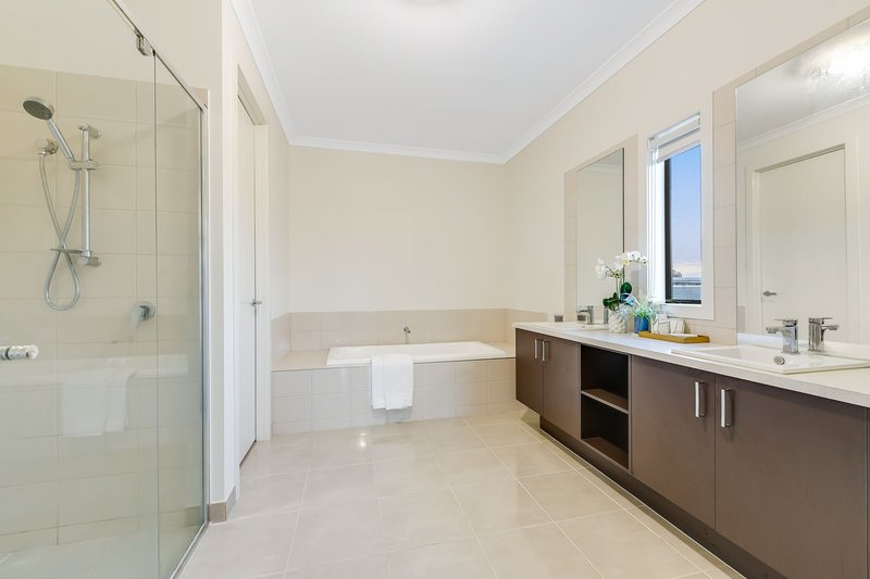 Photo - 30 Westwood Boulevard, Keysborough VIC 3173 - Image 17