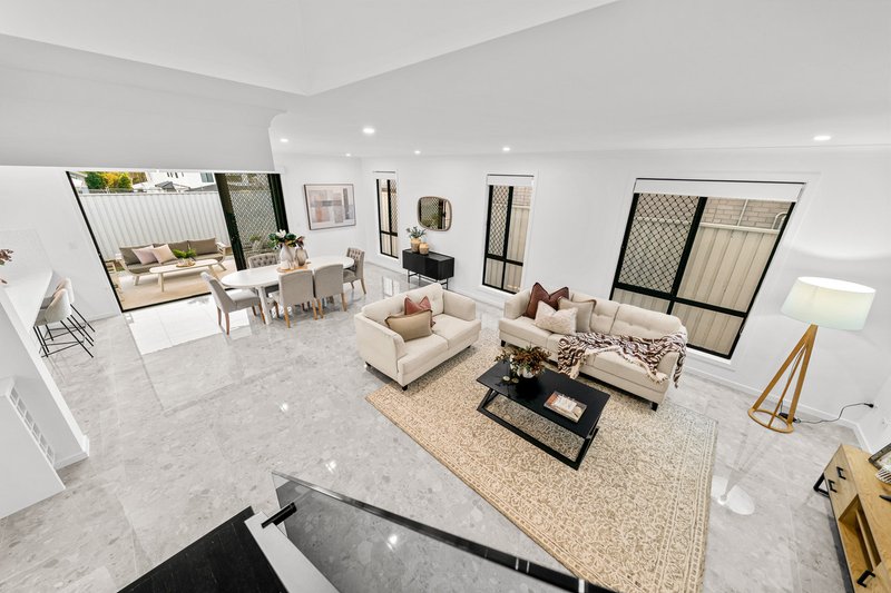 Photo - 30 Whitehaven Street, Pallara QLD 4110 - Image 3