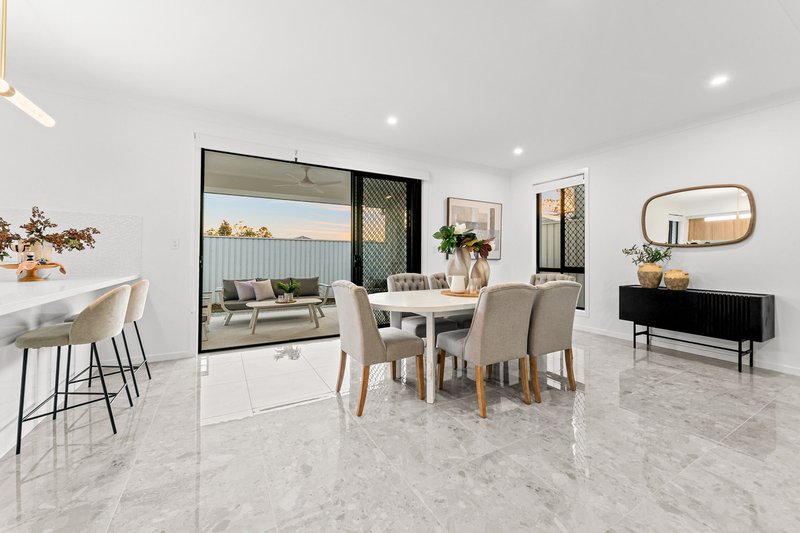 Photo - 30 Whitehaven Street, Pallara QLD 4110 - Image 7