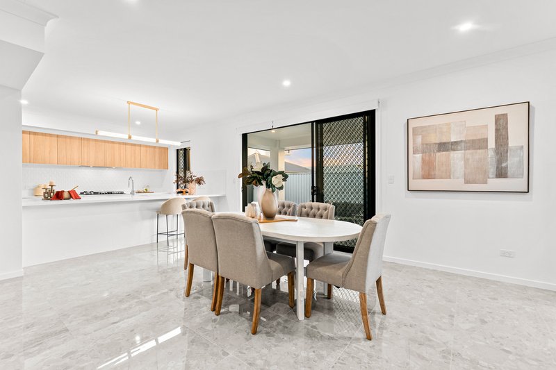 Photo - 30 Whitehaven Street, Pallara QLD 4110 - Image 9