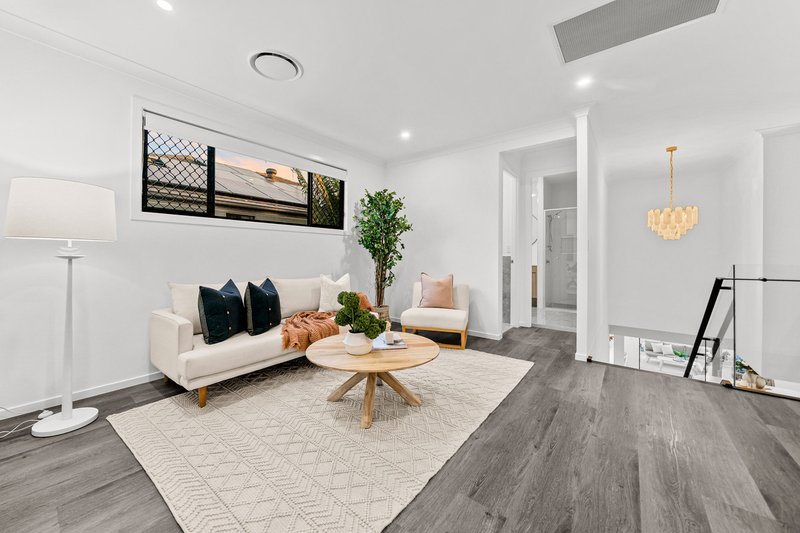 Photo - 30 Whitehaven Street, Pallara QLD 4110 - Image 16