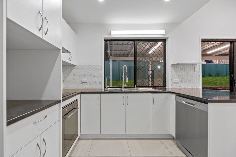 Photo - 30 Williams Way, Calamvale QLD 4116 - Image 9