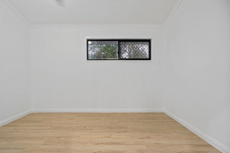 Photo - 30 Williams Way, Calamvale QLD 4116 - Image 15