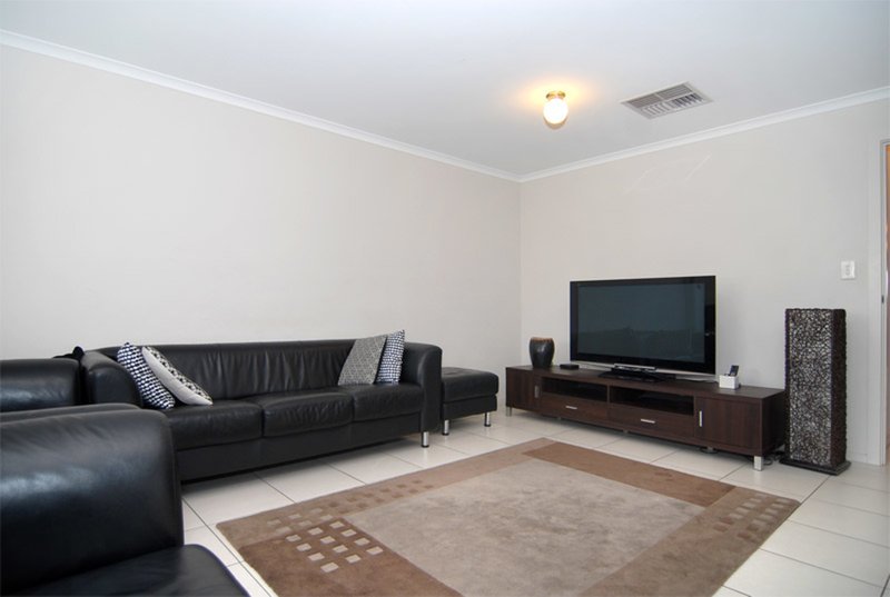 Photo - 30 Windsor Grove, Windsor Gardens SA 5087 - Image 3