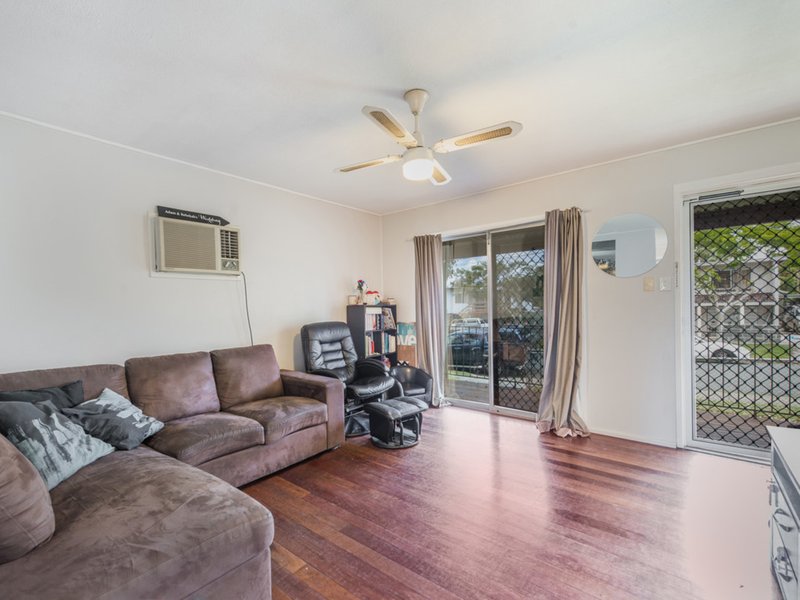 Photo - 30 Winifred Street, Kingston QLD 4114 - Image 3