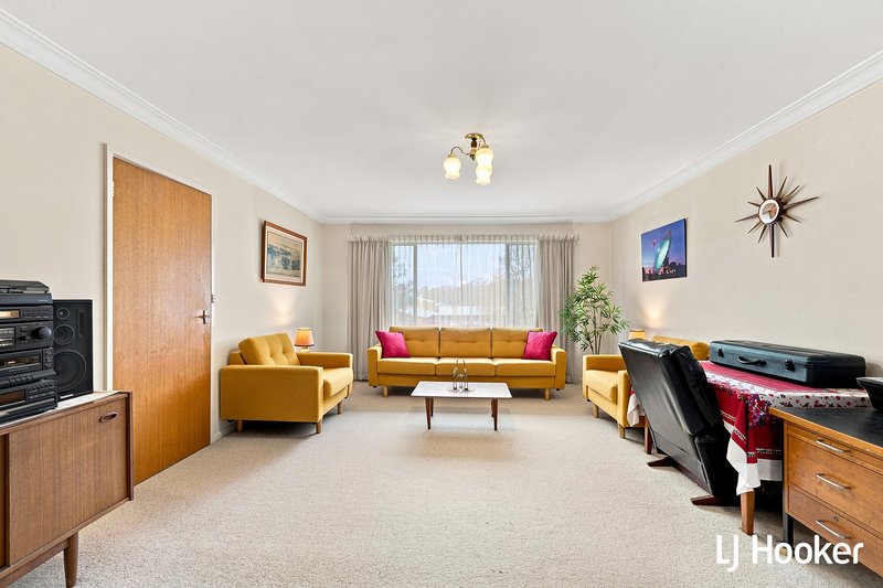 Photo - 30 Wirraway Crescent, Scullin ACT 2614 - Image 2