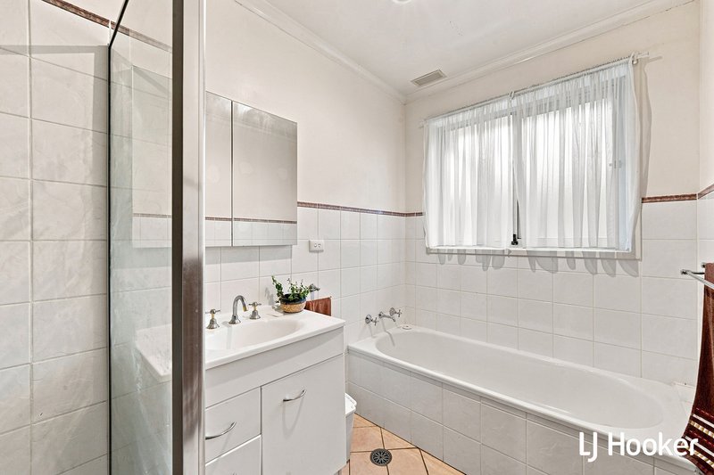 Photo - 30 Wirraway Crescent, Scullin ACT 2614 - Image 9
