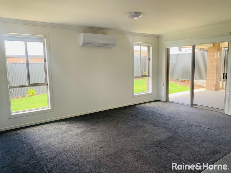 Photo - 30 Wolsten Drive, Blakeview SA 5114 - Image 5