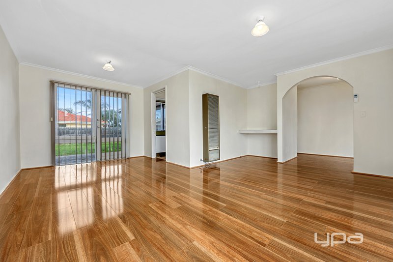 Photo - 30 Woodland Drive, Albanvale VIC 3021 - Image 2