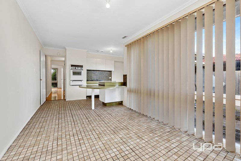 Photo - 30 Woodland Drive, Albanvale VIC 3021 - Image 4