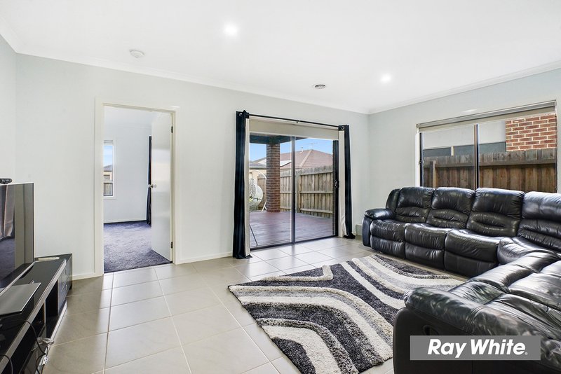 Photo - 30 Wootten Road, Tarneit VIC 3029 - Image 10