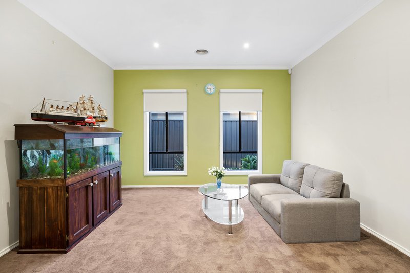 Photo - 30 Yoemans Drive, Mernda VIC 3754 - Image 6