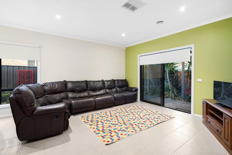 Photo - 30 Yoemans Drive, Mernda VIC 3754 - Image 8