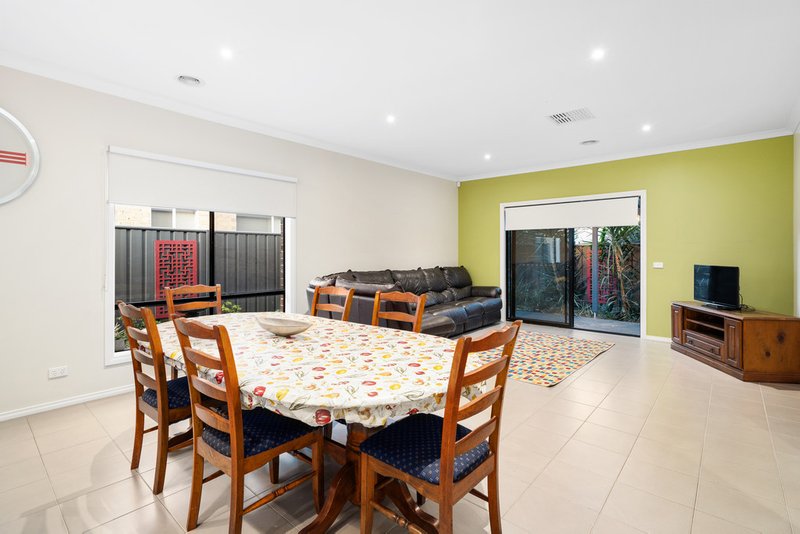 Photo - 30 Yoemans Drive, Mernda VIC 3754 - Image 9