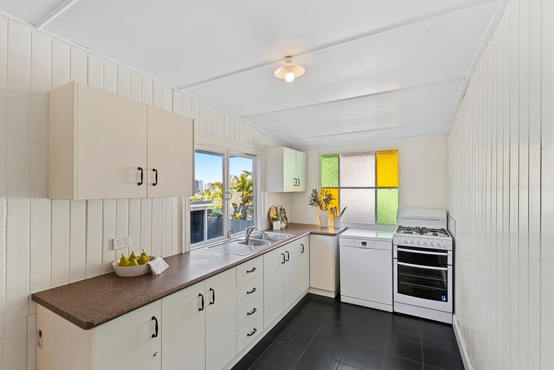 Photo - 30 Young Street, Annerley QLD 4103 - Image 5