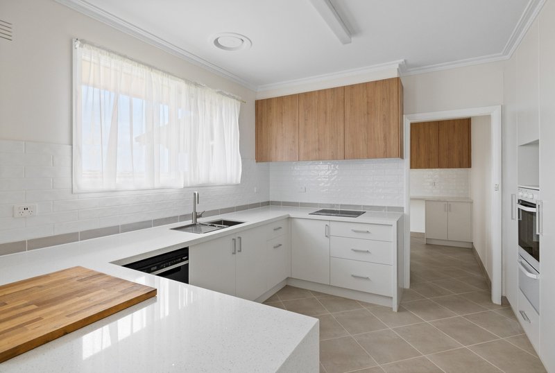 Photo - 300 Cunninghams Road, Werribee South VIC 3030 - Image 3