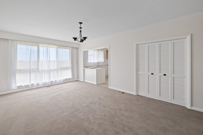 Photo - 300 Cunninghams Road, Werribee South VIC 3030 - Image 4