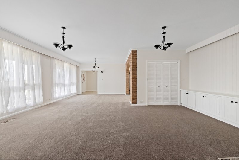 Photo - 300 Cunninghams Road, Werribee South VIC 3030 - Image 5